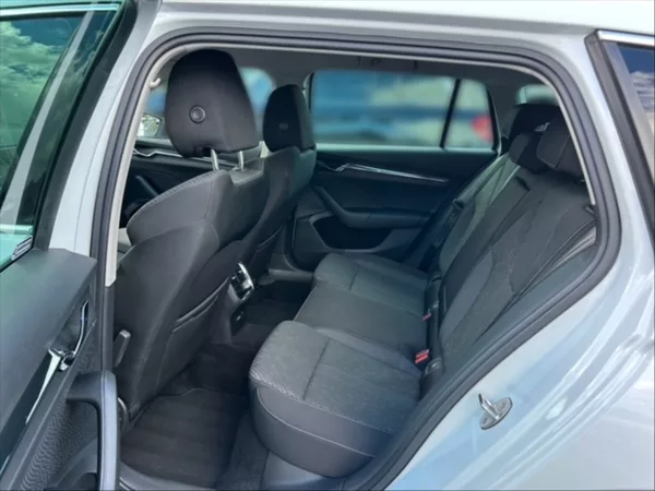 Škoda Octavia 2,0 TDI 85 Style - foto 8