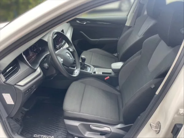 Škoda Octavia 2,0 TDI 85 Ambition - foto 7