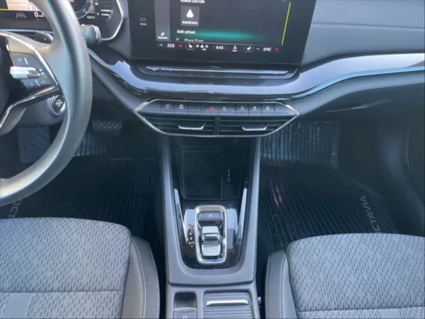 Škoda Octavia 1,5 e-TEC Style DSG - foto 10