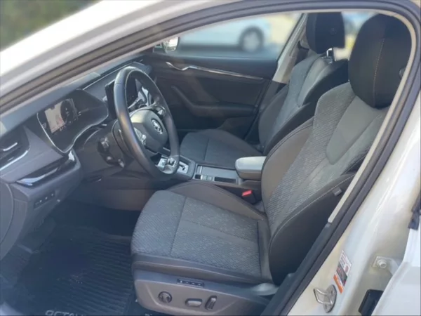 Škoda Octavia 1,5 e-TEC Style DSG - foto 7
