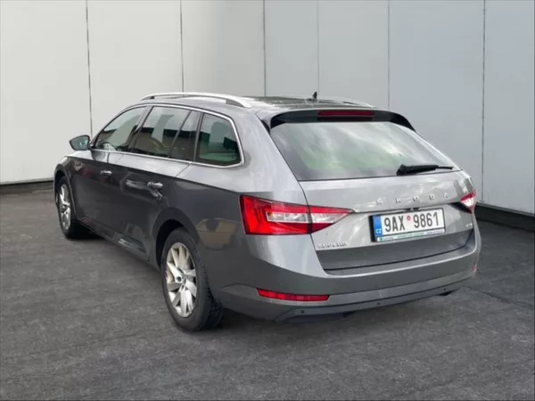 Škoda Superb 2,0 TDI 147 4x4 Style DSG - foto 4