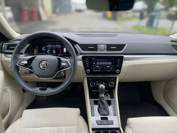 Škoda Superb 2,0 TDI 147 4x4 Style DSG - foto 9