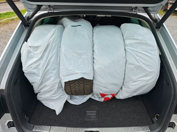Škoda Superb 2,0 TDI 147 4x4 L&K DSG - foto 11