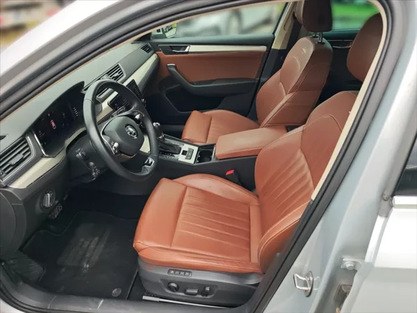 Škoda Superb 2,0 TDI 147 4x4 L&K DSG - foto 6