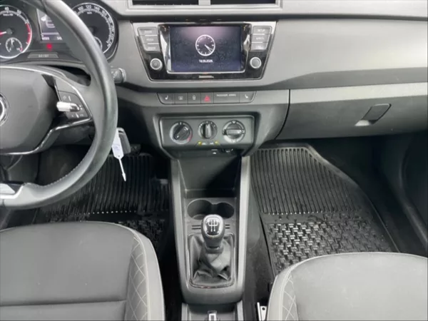 Škoda Fabia 1,0 TSI 70 Ambition - foto 10