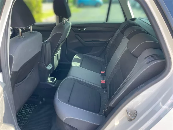 Škoda Fabia 1,0 TSI Style - foto 8