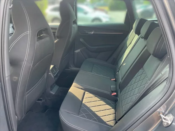 Škoda Karoq 2,0 TSI Sportline 4x4 DSG - foto 8