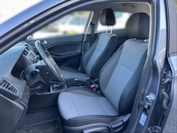 Hyundai i20 1,3 i Comfort - foto 7