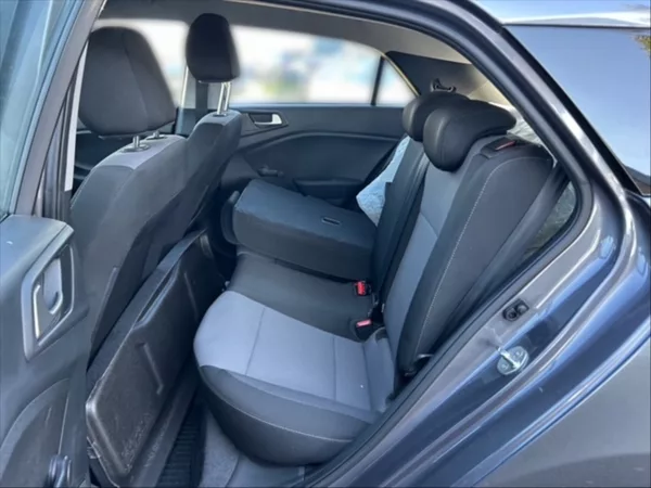 Hyundai i20 1,3 i Comfort - foto 8
