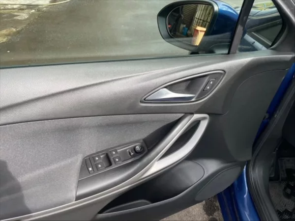 Opel Astra 1,2 T 96 Edition - foto 11