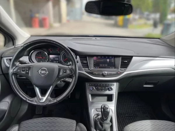 Opel Astra 1,2 T 96 Edition - foto 9