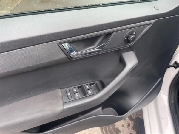 Škoda Fabia 1,0 TSI 70 Ambition - foto 11