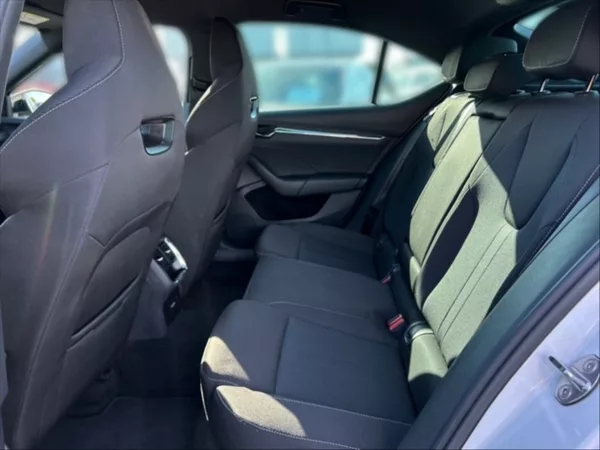 Škoda Octavia 2,0 TDI 85 Style - foto 8