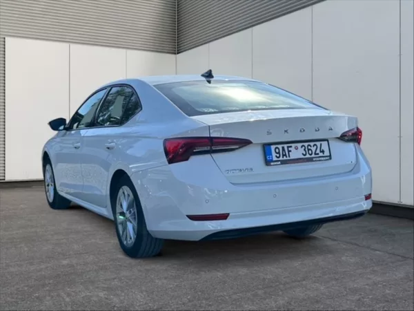 Škoda Octavia 1,5 TSI 110 Ambition - foto 4