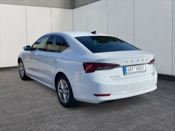 Škoda Octavia 2,0 TDI 85 Style - foto 4