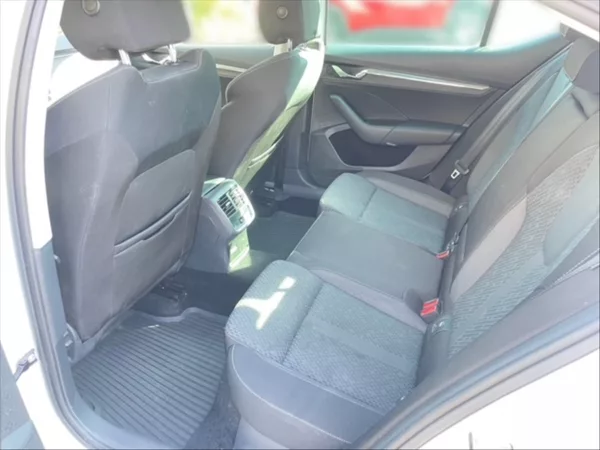 Škoda Octavia 2,0 TDI 85 Style - foto 8