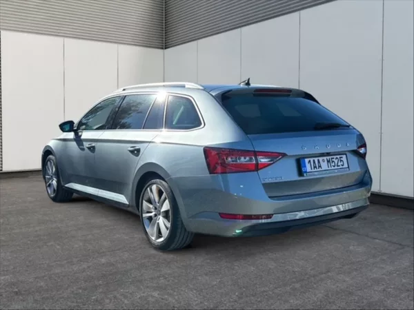 Škoda Superb 2,0 TDI 110 Style AT - foto 4