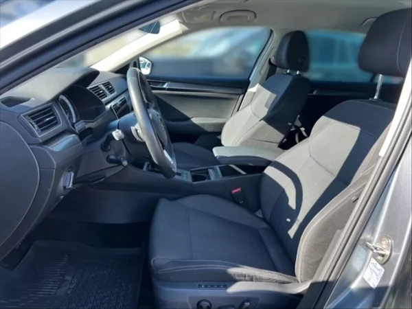 Škoda Superb 2,0 TDI 110 Style AT - foto 7