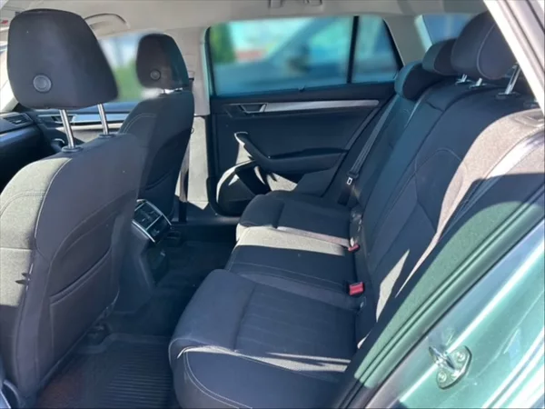 Škoda Superb 2,0 TDI 110 Style AT - foto 8