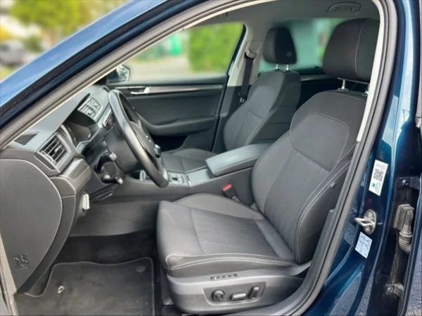 Škoda Superb 2,0 TDI 110 Style - foto 7