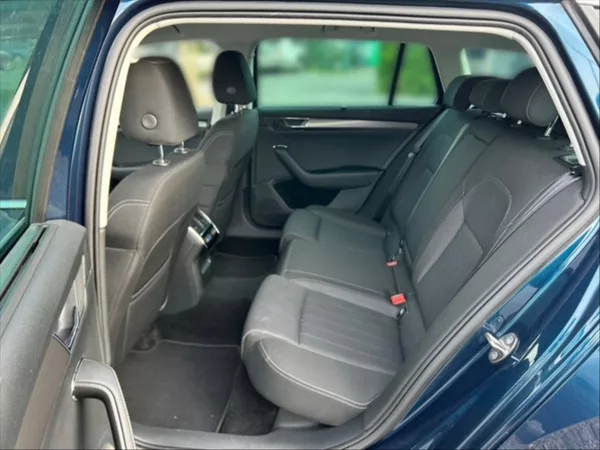 Škoda Superb 2,0 TDI 110 Style - foto 8