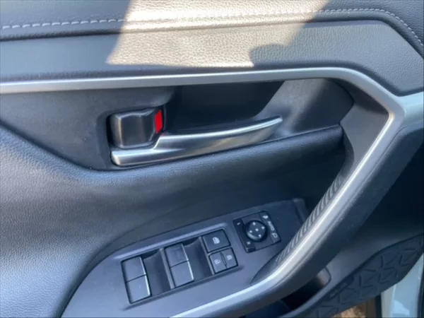 Toyota RAV4 2,5 Hybrid Comfort 4WD AT - foto 10