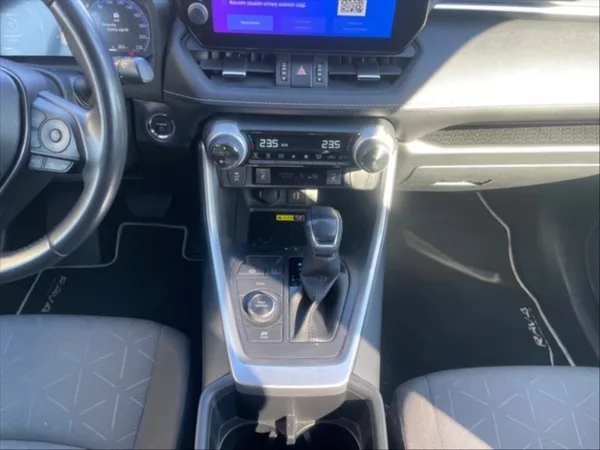 Toyota RAV4 2,5 Hybrid Comfort 4WD AT - foto 9