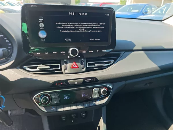 Hyundai i30 1,6 CRDi Smart AT - foto 9