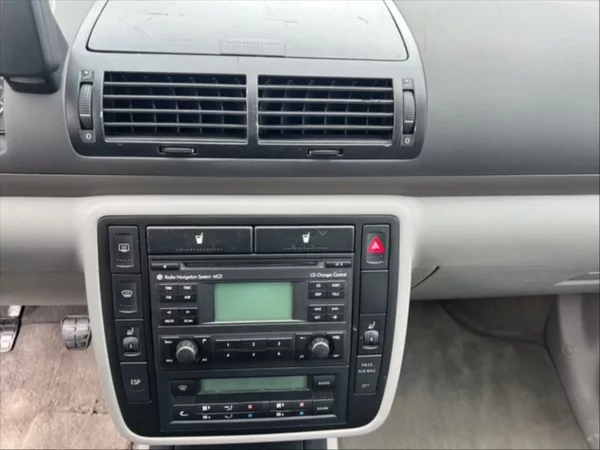 Volkswagen Sharan 2,8 i V6 150kW Highline - foto 10