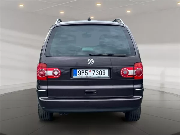 Volkswagen Sharan 2,8 i V6 150kW Highline - foto 5