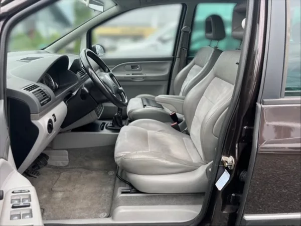 Volkswagen Sharan 2,8 i V6 150kW Highline - foto 7