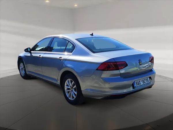 Volkswagen Passat 2,0 TDI 110 Business - foto 5