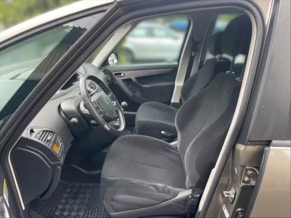 Citroën C4 Picasso 1,6 HDI SX - foto 7