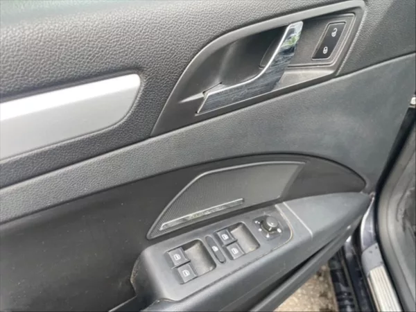 Škoda Superb 2,0 TDI Elegance 4x4 DSG - foto 11
