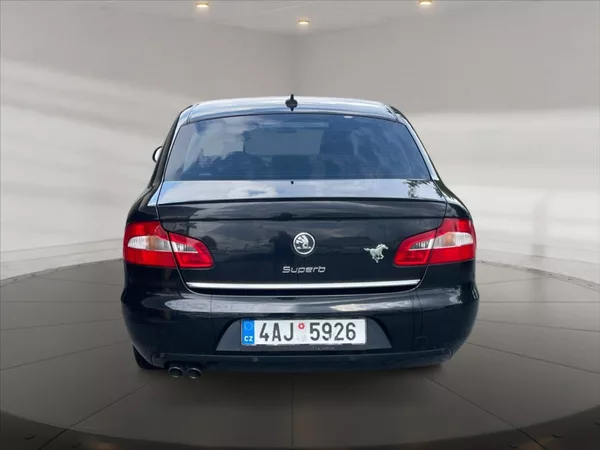 Škoda Superb 2,0 TDI Elegance 4x4 DSG - foto 5