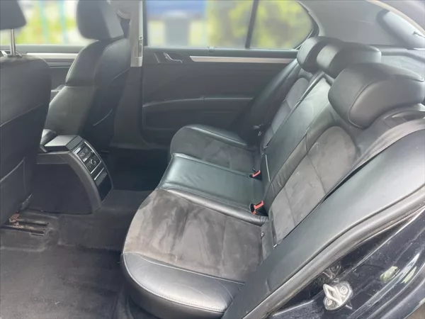 Škoda Superb 2,0 TDI Elegance 4x4 DSG - foto 8