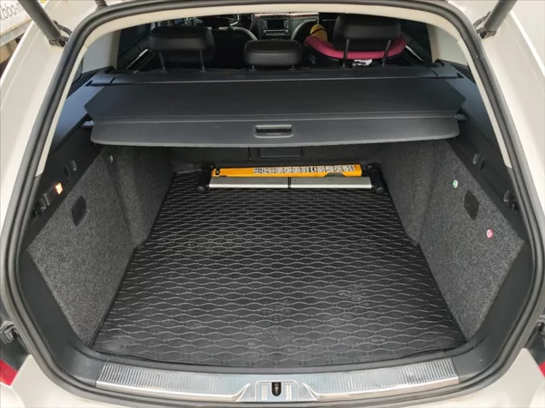 Škoda Superb 2,0 TDI Elegance 4x4 DSG - foto 11