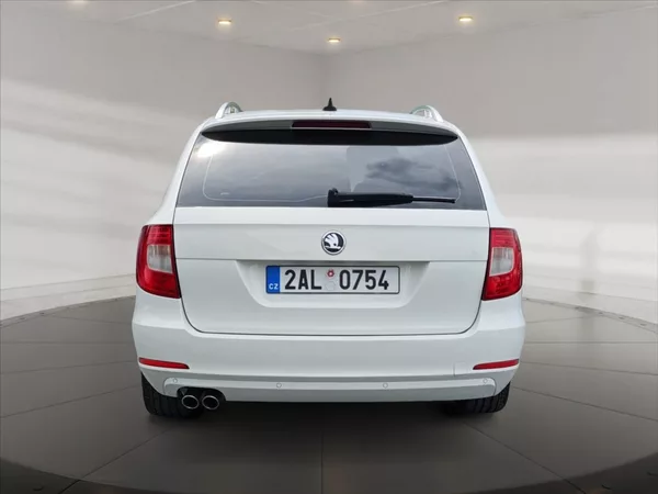 Škoda Superb 2,0 TDI Elegance 4x4 DSG - foto 5