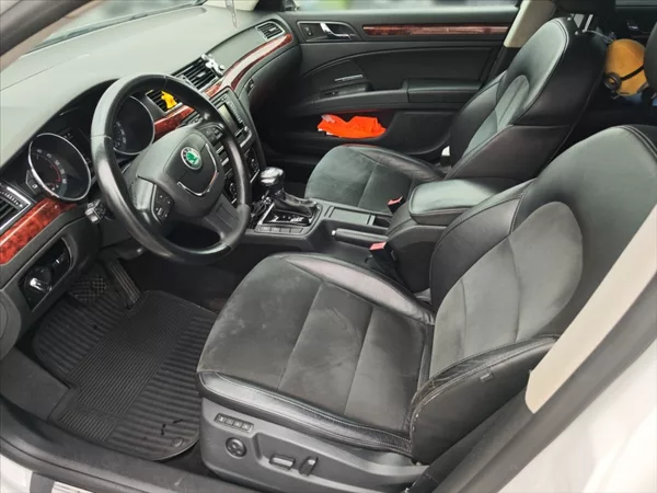 Škoda Superb 2,0 TDI Elegance 4x4 DSG - foto 7