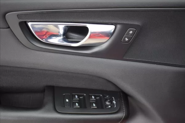 Volvo XC60 2,0 T8 AWD,Plug-in hybrid,DPH, - foto 39
