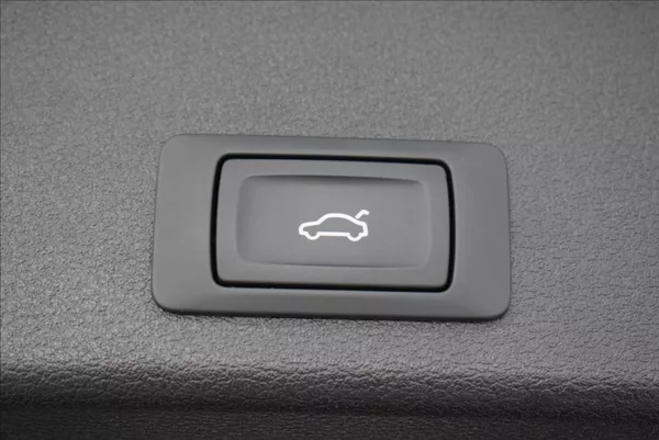 Audi A4 2,0 TDI 40 S-tronic,LED,NAVI - foto 13