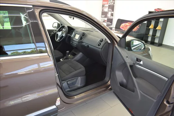 Volkswagen Tiguan 2,0 TDi, 4x4,DSG,NAVI,kamera, - foto 14