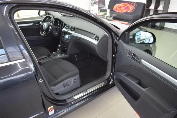 Škoda Superb 2,0 TDI, DSG,NAVI,XEN,serviska - foto 14