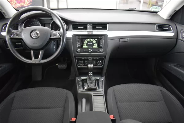 Škoda Superb 2,0 TDI, DSG,NAVI,XEN,serviska - foto 16