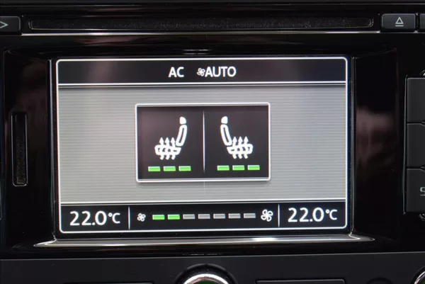 Škoda Superb 2,0 TDI, DSG,NAVI,XEN,serviska - foto 18