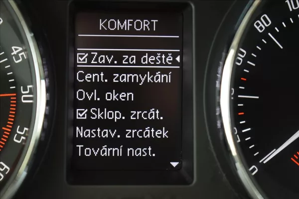 Škoda Superb 2,0 TDI, DSG,NAVI,XEN,serviska - foto 25