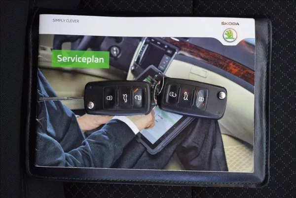 Škoda Superb 2,0 TDI, DSG,NAVI,XEN,serviska - foto 31