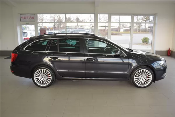 Škoda Superb 2,0 TDI, DSG,NAVI,XEN,serviska - foto 4