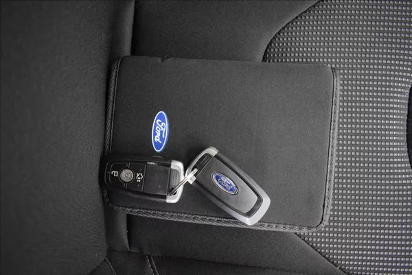 Ford Mondeo 2,0 TDCi,LED,NAVI,serviska,1.m - foto 43
