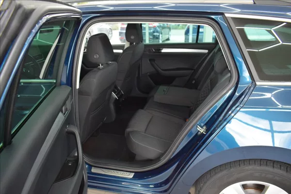 Škoda Superb 2,0 TDi,FULL LED,1.maj.,93 tkm - foto 11